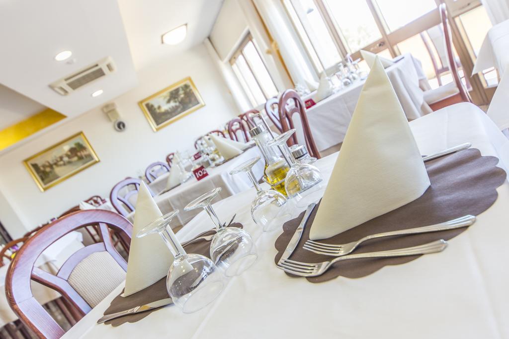 Hotel Touring Misano Adriatico Luaran gambar